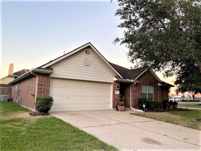 5003 Big Spring Dr, Pearland, TX 77584 - photo 1