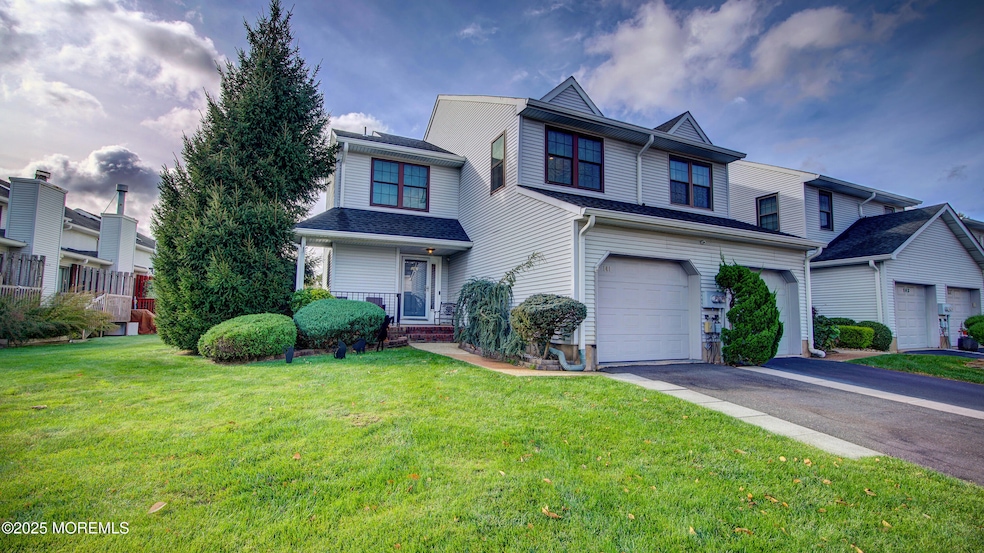 141 Chestnut Way unit 14-1, Manalapan, NJ 07726 - photo 1