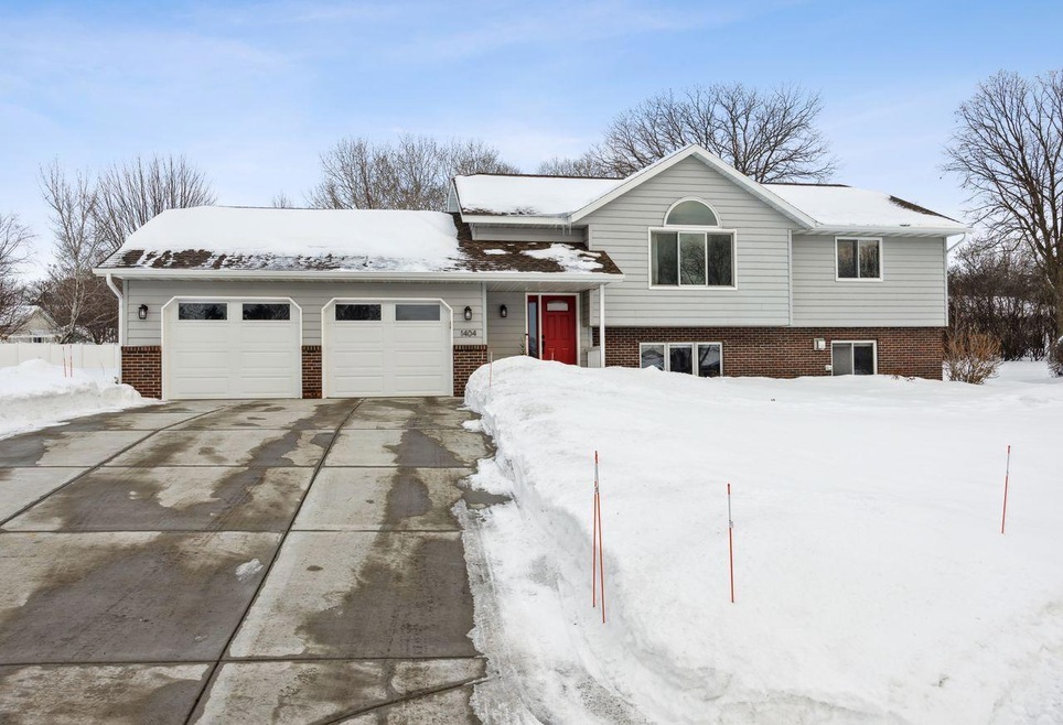 1404 Schooners End, Sauk Rapids, MN 56379 - photo 1