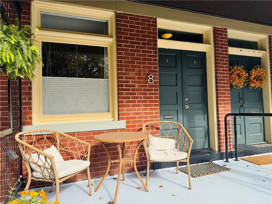 8 Clarendon Place unit 8, Pittsburgh, PA 15206 - photo 1