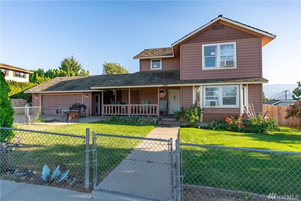 610 12th St NE, East Wenatchee, WA 98802 - photo 1