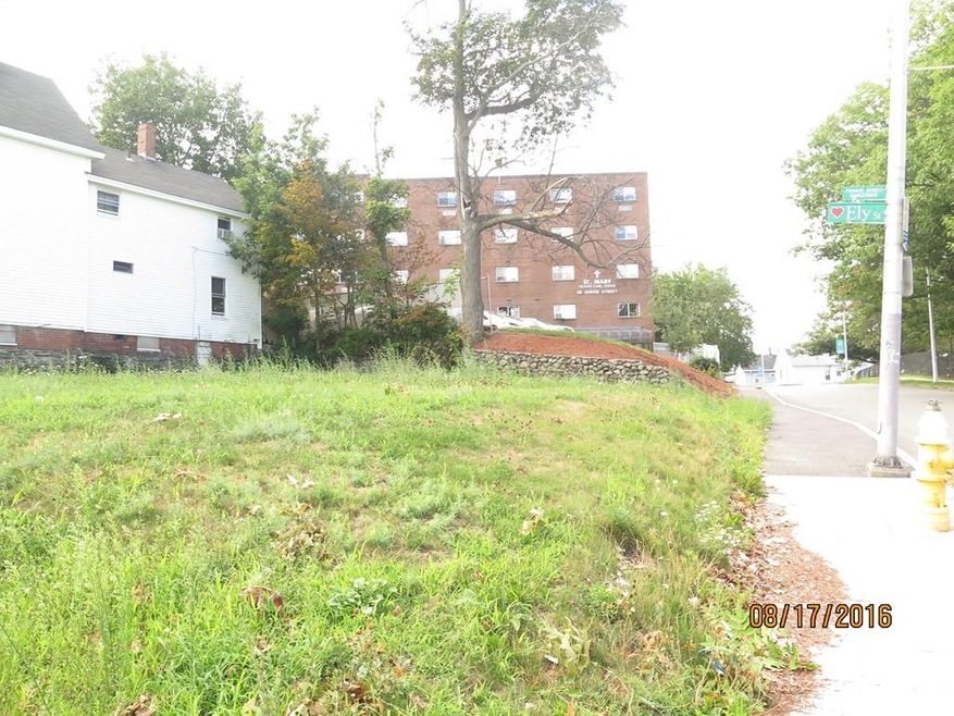 35 Queen St, Worcester, MA 01610 - photo 1