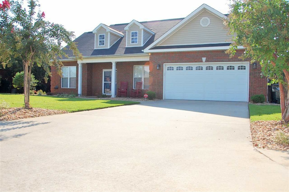 719 Loudon Hill Dr, Warner Robins, GA 31088 - photo 1