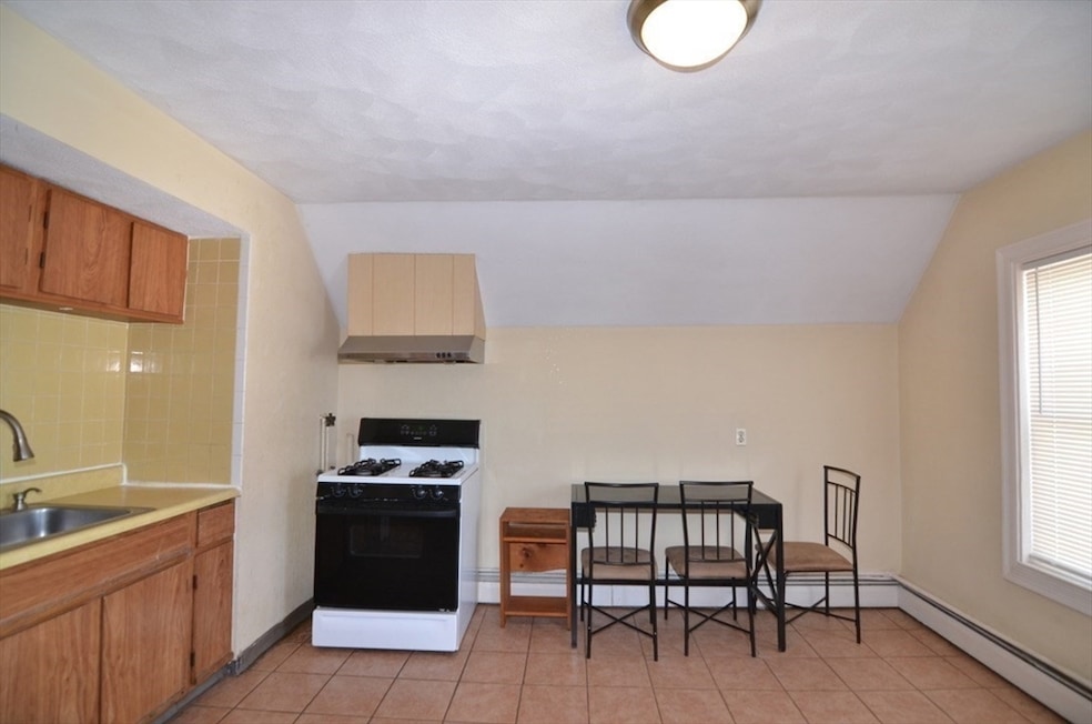 162 Pearl St unit 3, Malden, MA 02148 - photo 1