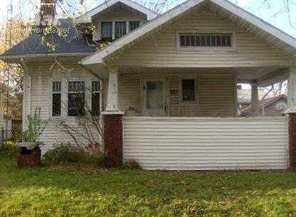 821 E Wellington Ave, Flint, MI 48503 - photo 1