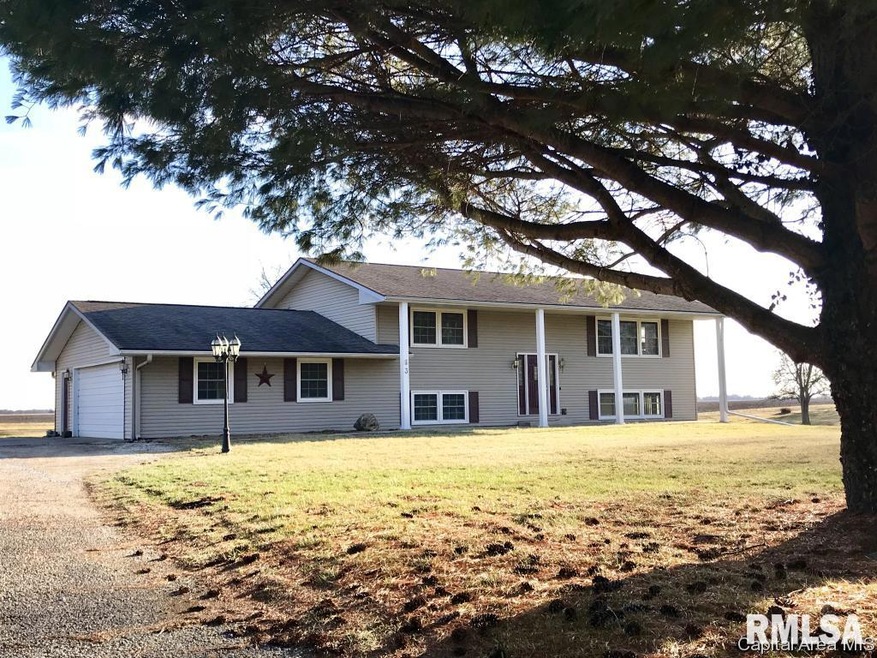 3 Mayfield Dr, Jacksonville, IL 62650 - photo 1