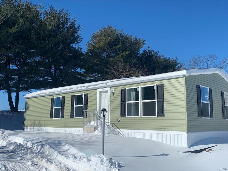 6040 Dora Ct, Slatington, PA 18080 - photo 1