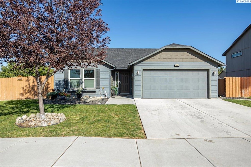 1007 S Keller Place, Kennewick, WA 99338 - photo 1