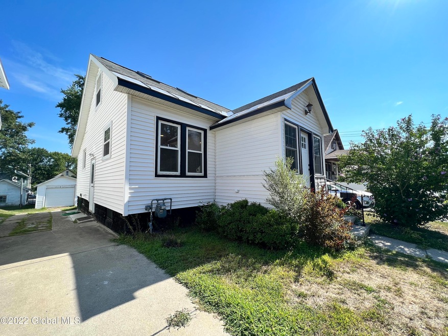 63 Pershing Dr, Schenectady, NY 12302 - photo 1