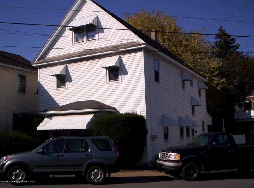 220 Chestnut St, Dunmore, PA 18512 - photo 1