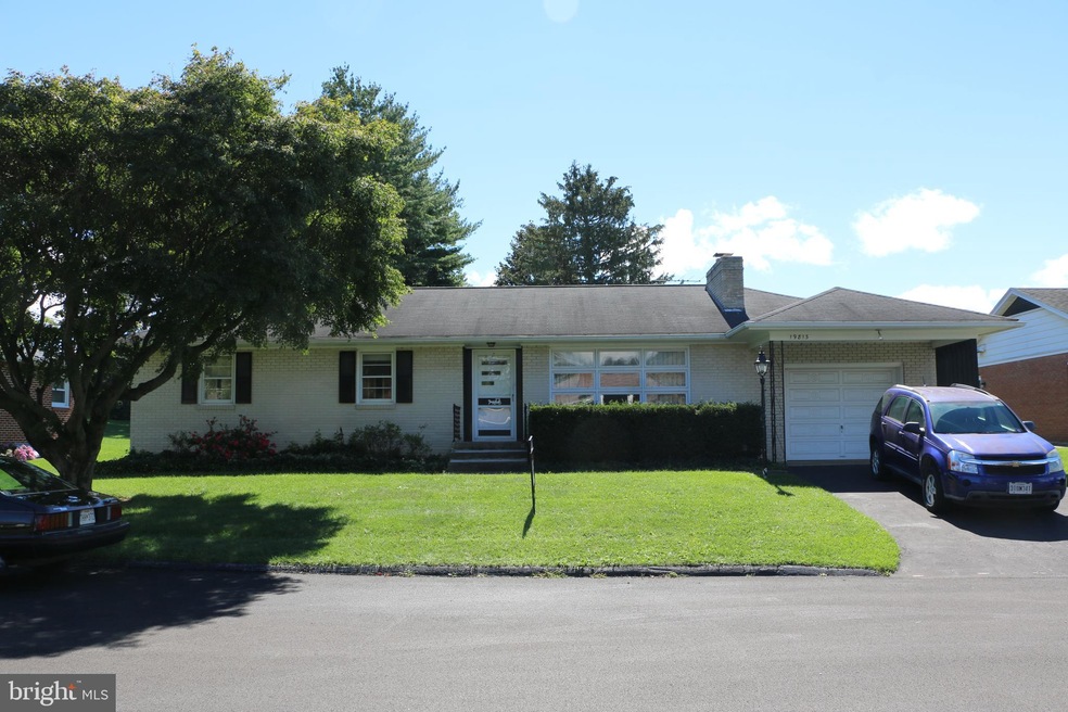 19813 Evelyn Ave, Hagerstown, MD 21742 - photo 1