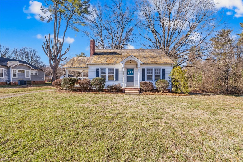 1103 N Center St, Statesville, NC 28677 - photo 1