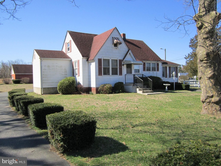 805 W Oak Rd, Vineland, NJ 08360 - photo 1
