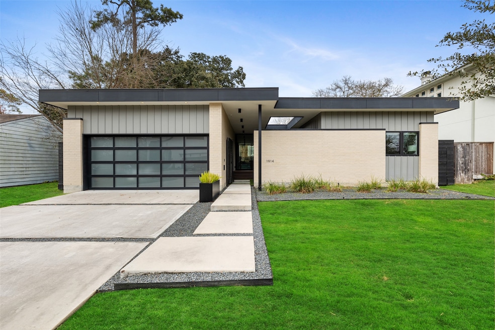 1914 Ebony Ln, Houston, TX 77018 - photo 1