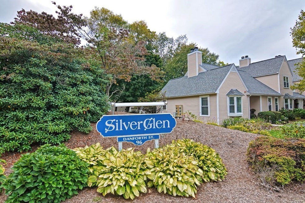 96 Danforth St unit 19, Taunton, MA 02780 - photo 1