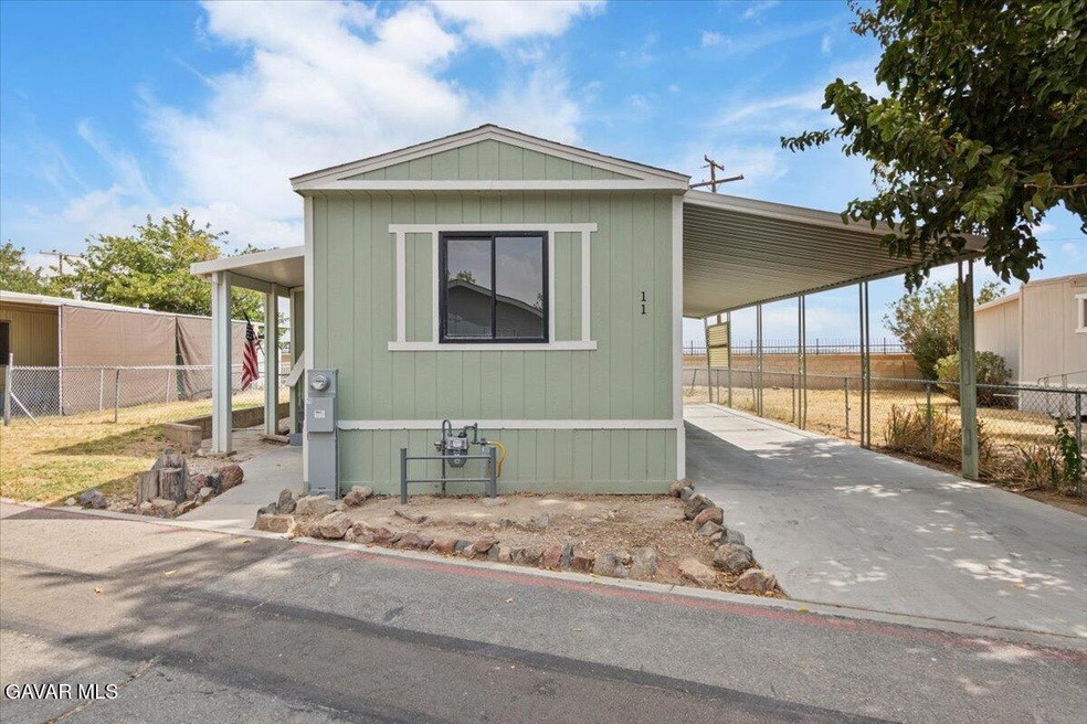 45800 Challenger Way unit 11, Lancaster, CA 93535 - photo 1