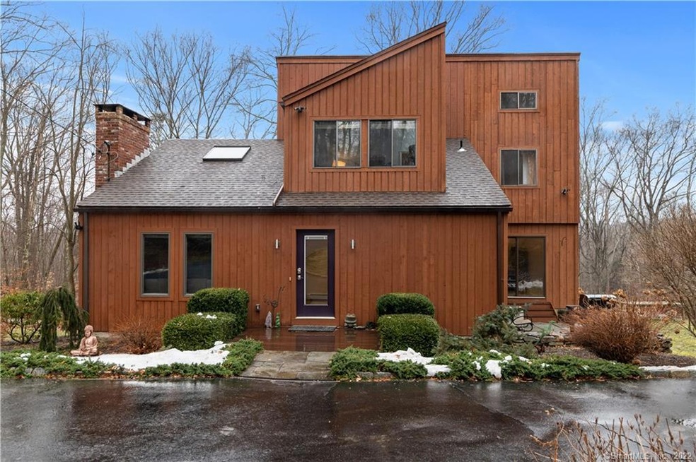 962 Moose Hill Rd, Guilford, CT 06437 - photo 1