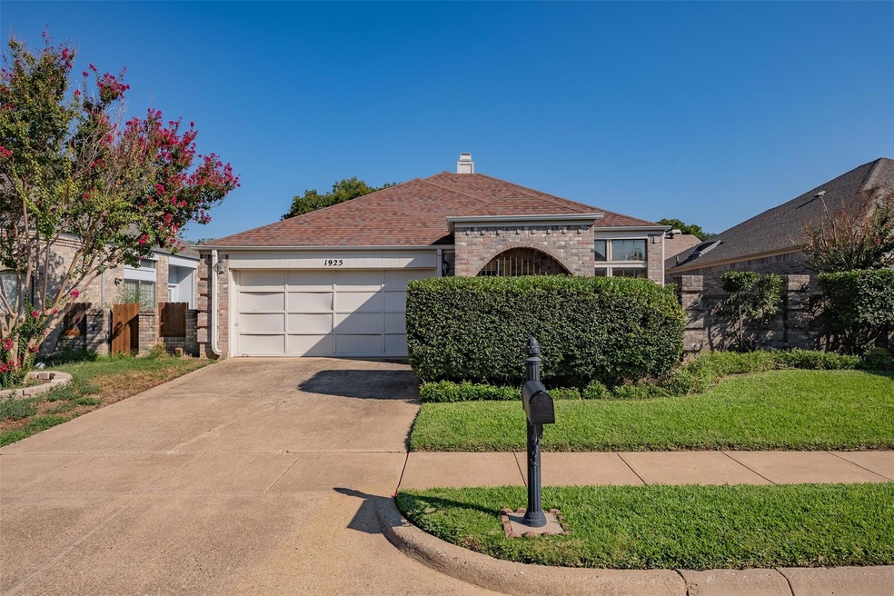 1925 Realistic Dr, Bedford, TX 76021 - photo 1