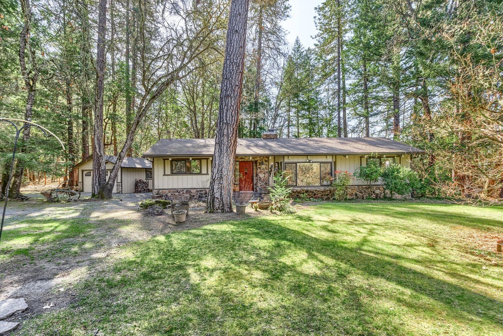 265 Hidden Valley Ln, Rogue River, OR 97537 - photo 1