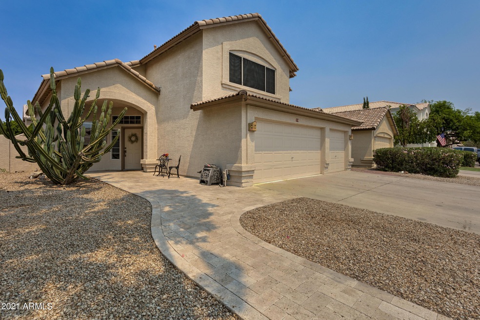 910 N Granada Dr-3