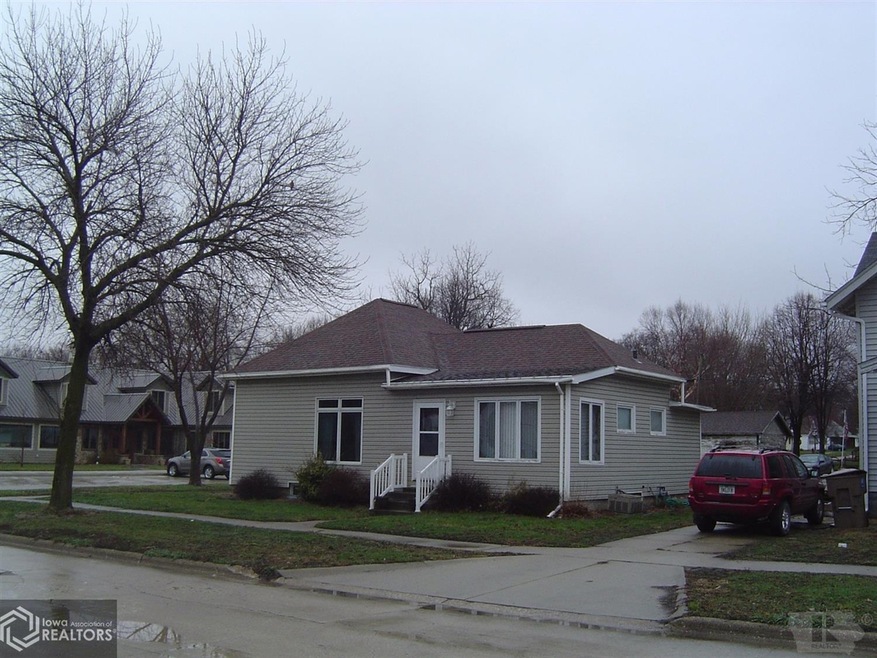 519 E Park St, Coon Rapids, IA 50058 - photo 1