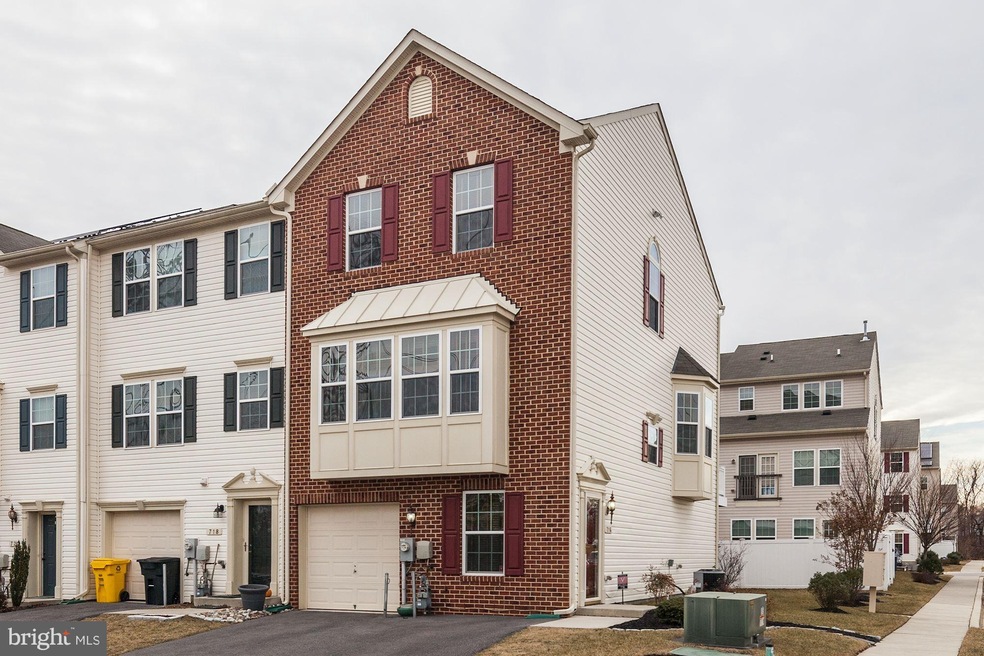 716 Lilac Tree Ln, Baltimore, MD 21225 - photo 1