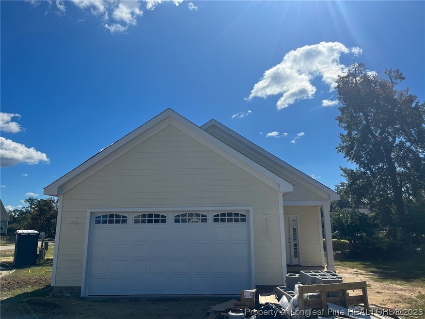 825 Falling Creek Ln, Fayetteville, NC 28304 - photo 1