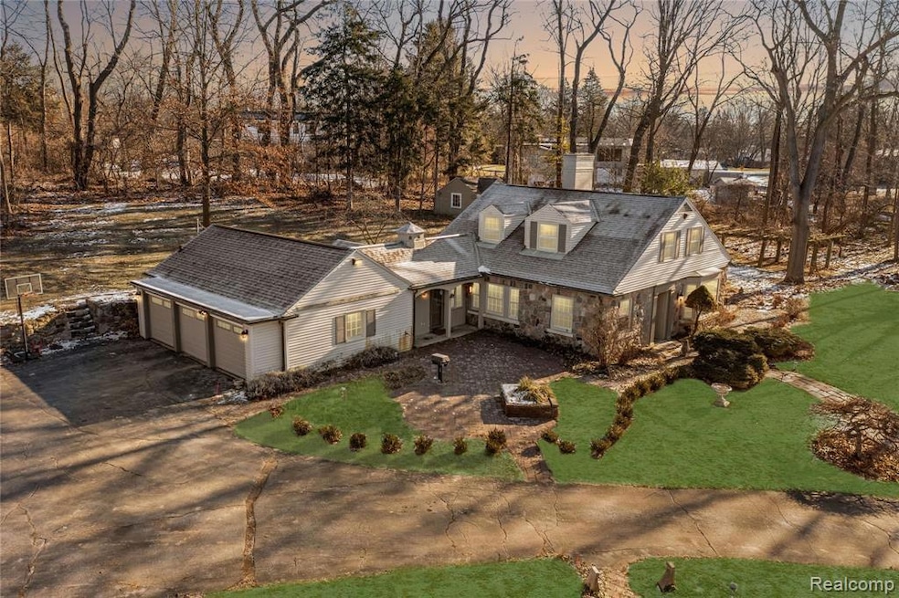 Exterior Photo 1.jpg