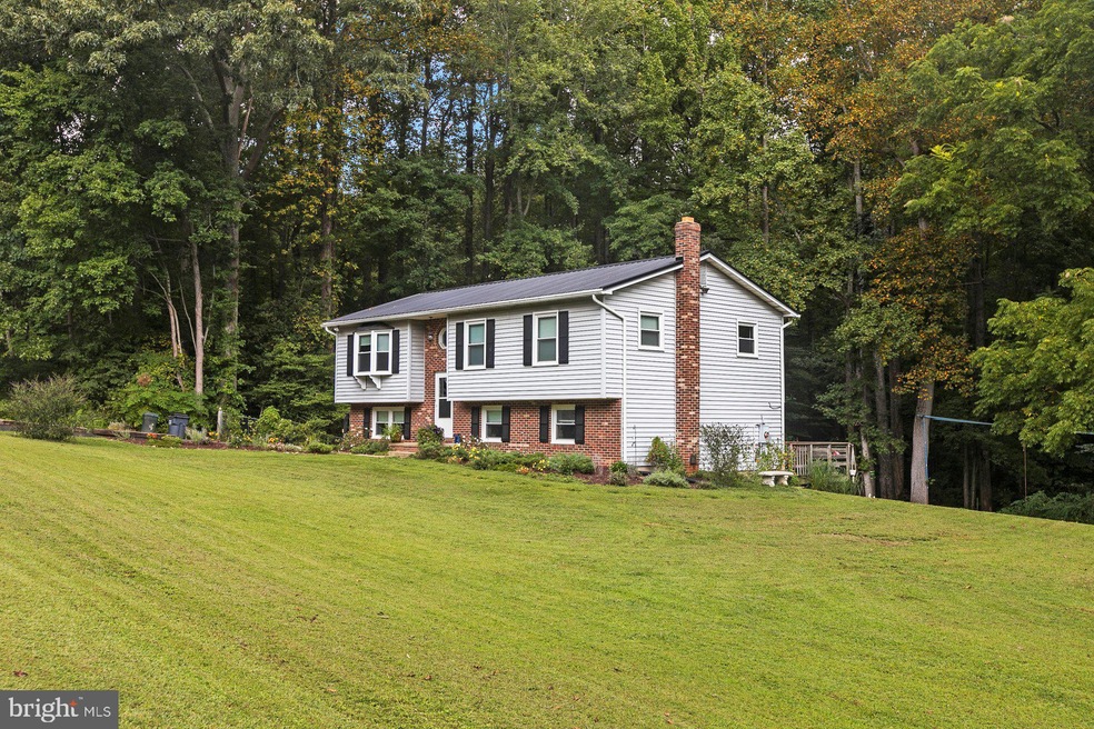 26488 Yowaiski Mill Rd, Mechanicsville, MD 20659 - photo 1