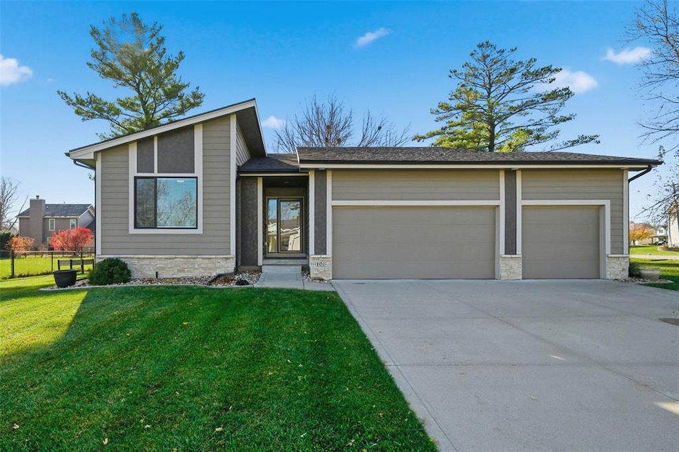 For Sale $419,900 • Co-Listing Agent