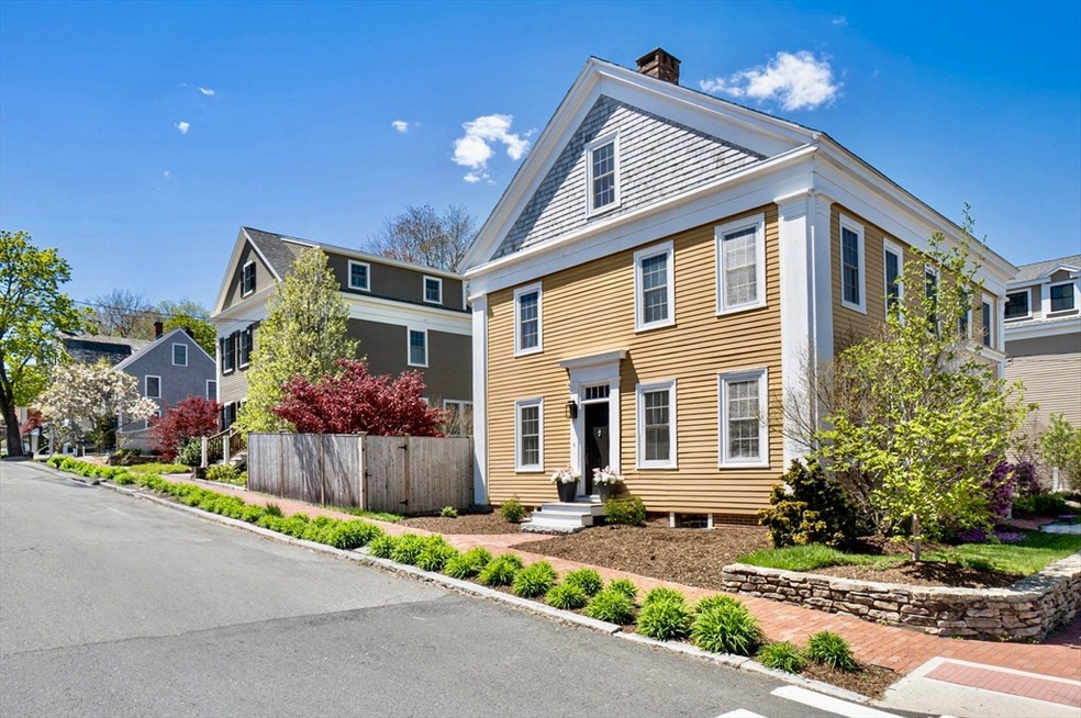 251 Merrimac St unit 1, Newburyport, MA 01950 - photo 1