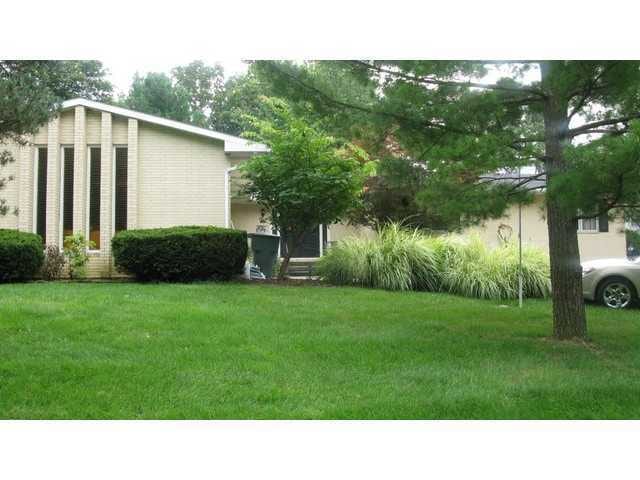 908 Plum Ridge, Columbus, OH 43213 - photo 1