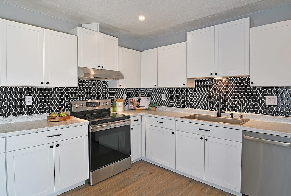 411 Saturn Cir, Alamogordo, NM 88310 - photo 1