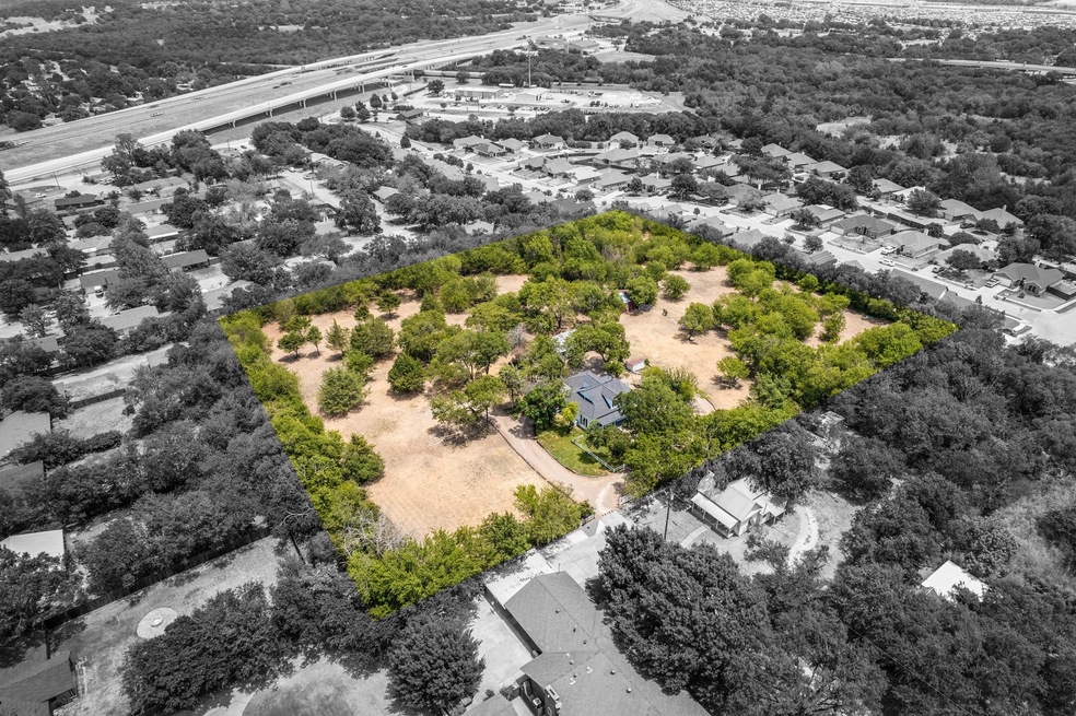 Welcome to this amazing conveniently located in the heart of Midlothian on 4.28. Don't forget to check out the 3D tour of this home