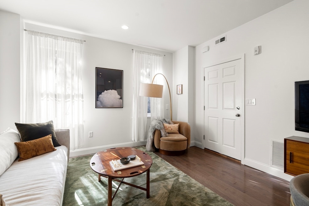 58 E Springfield St unit 1, Boston, MA 02118 - photo 1