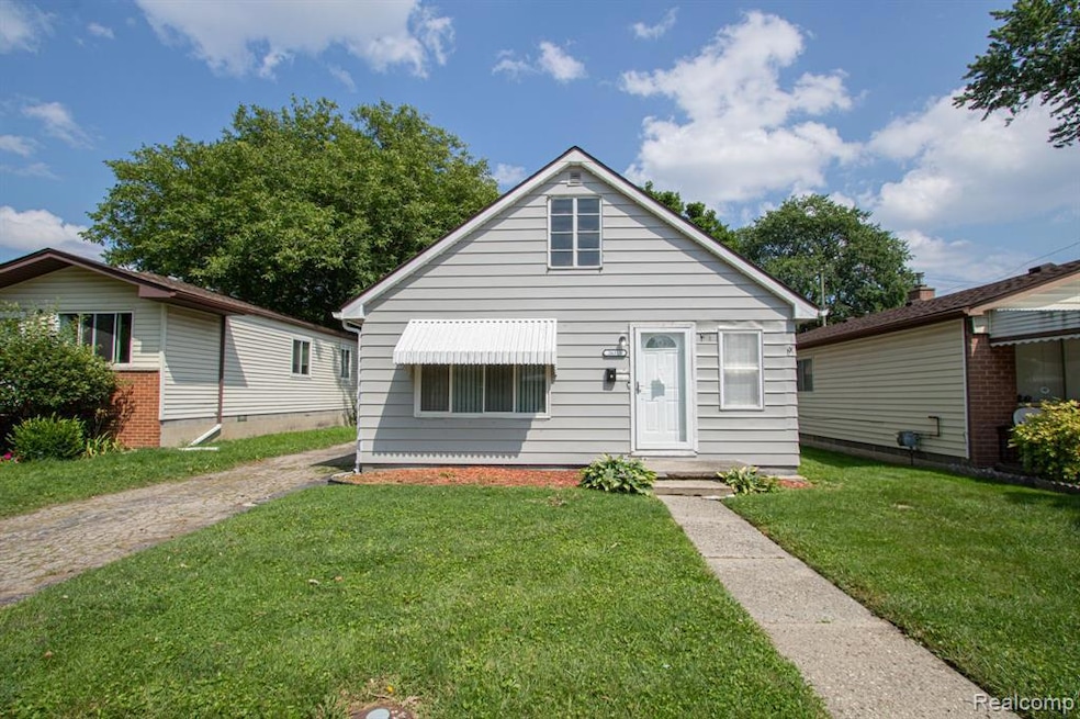 26318 Belanger St, Roseville, MI 48066 - photo 1