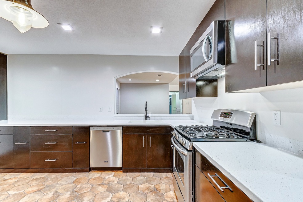 1315 Wilson Dr, Rosenberg, TX 77471 - photo 1