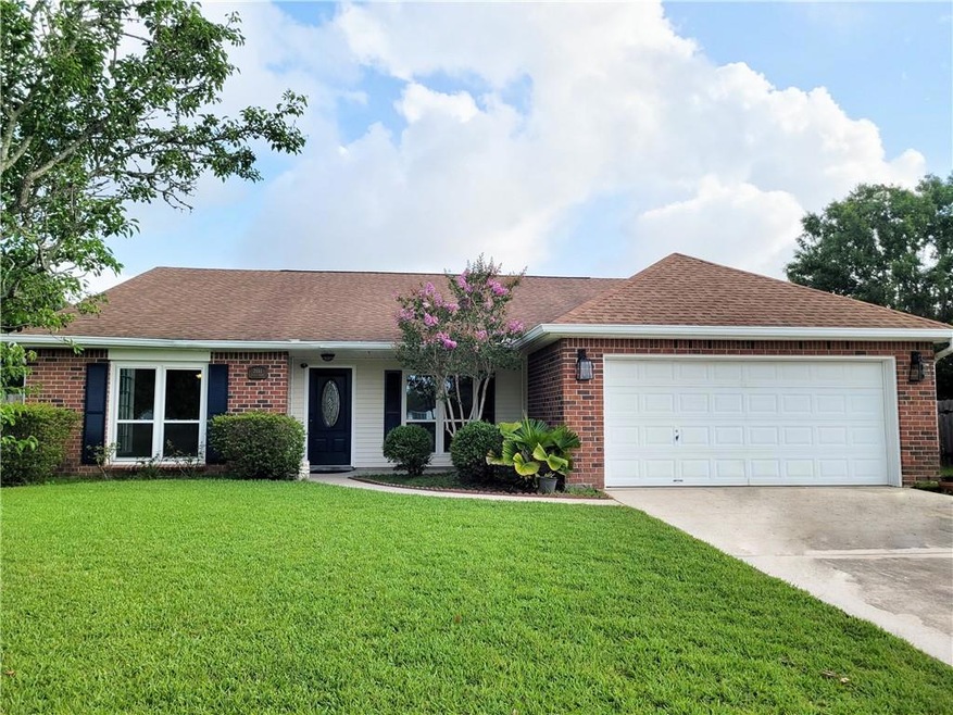 2011 Alicia Ct, Slidell, LA 70461 - photo 1