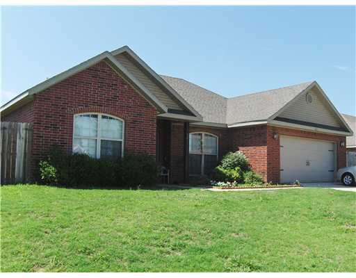 409 Hunter Allen Dr, Bethel Heights, AR 72764 - photo 1