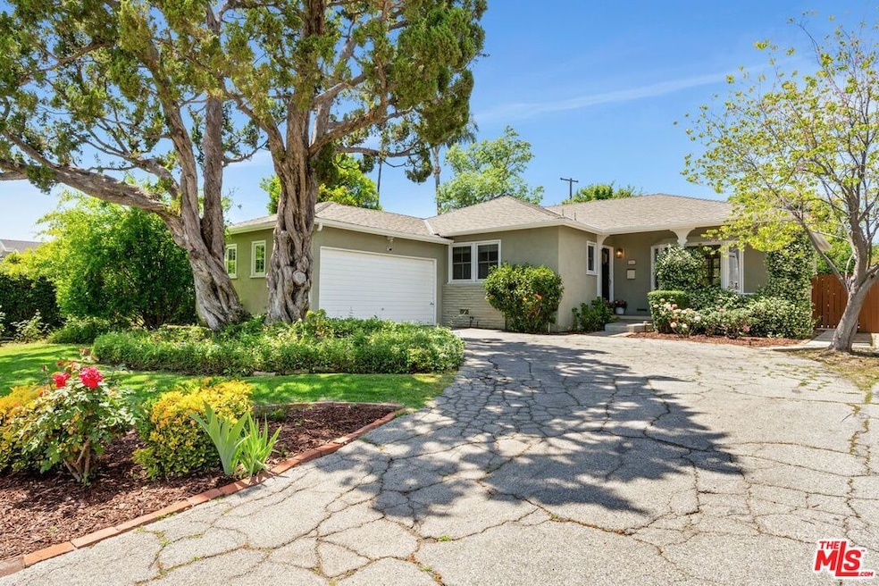 Sold $897,500 • Co-Listing Agent