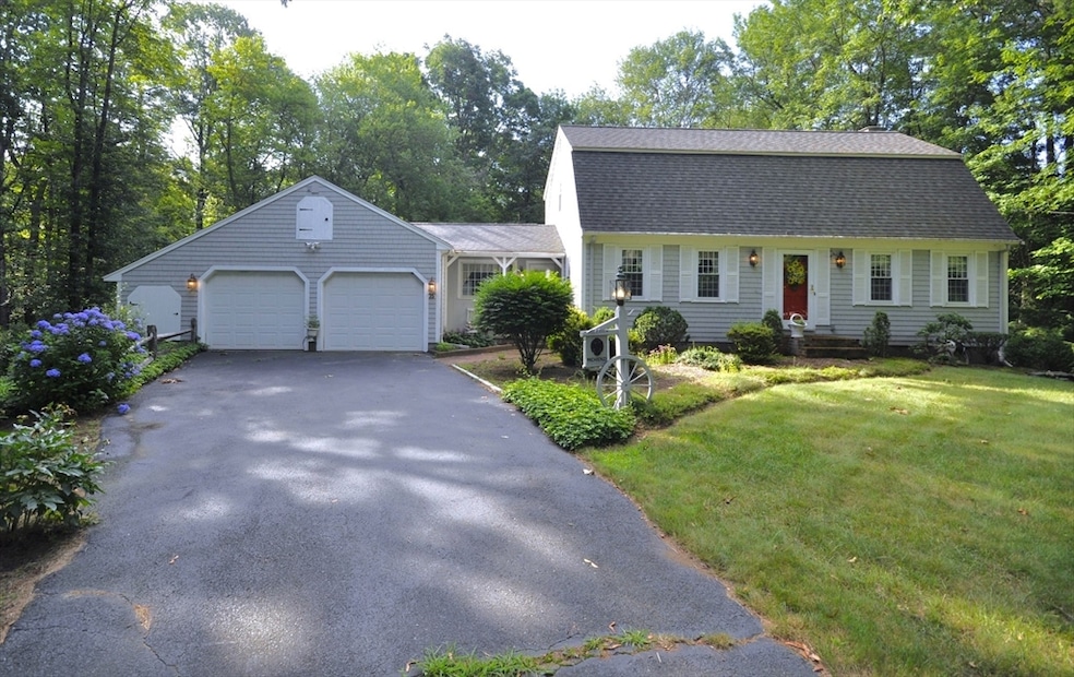 35 Tiffany Cir, West Bridgewater, MA 02379 - photo 1