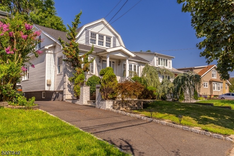 582 Self Master Pkwy, Union, NJ 07083 - photo 1