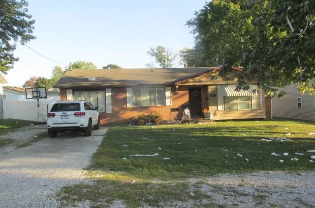 2010 George St, Lawrenceville, IL 62439 - photo 1