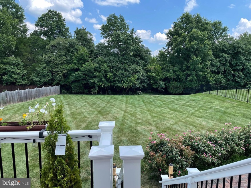 22146 Winter Lake Ct, Ashburn, VA 20148 - photo 1