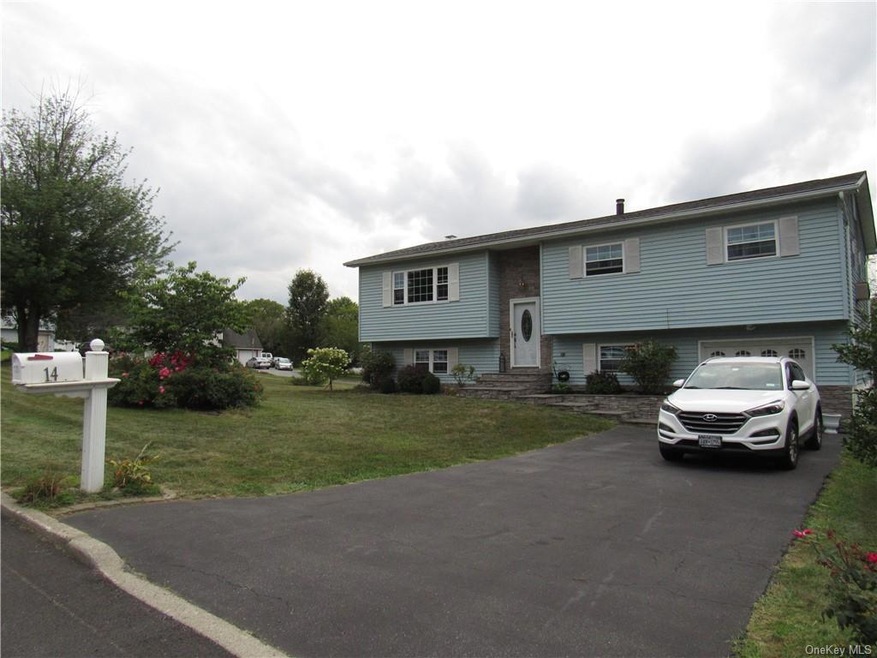 14 Weather Vane Way, Middletown, NY 10940 - photo 1