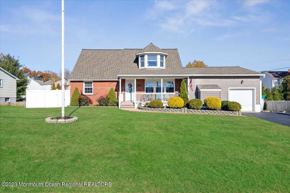 640 Longview Dr, Toms River, NJ 08753 - photo 1