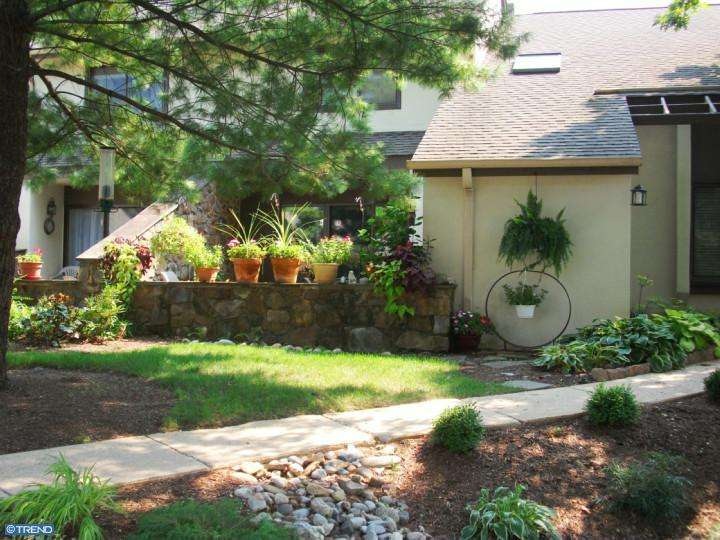 11 Oak Knoll Dr unit 11, Berwyn, PA 19312 - photo 1