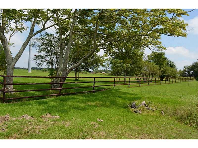 703 Highway 652, Raceland, LA 70394 - photo 1