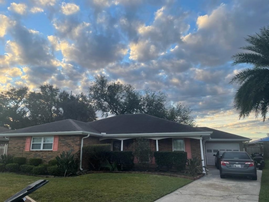 6606 Bamberry St, New Orleans, LA 70126 - photo 1