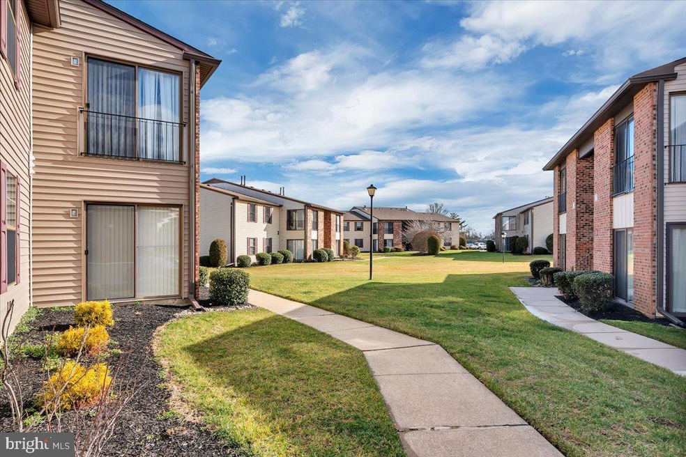 21 Uxbridge Place, Sewell, NJ 08080 - photo 1